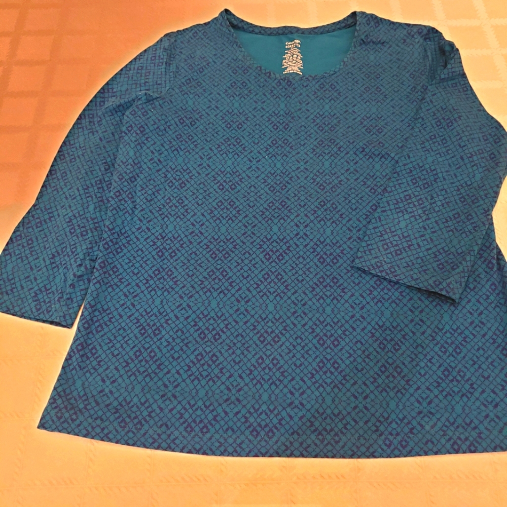 2/$25 Cotton blend stretch top.